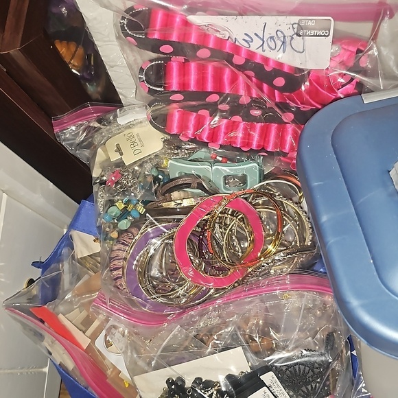 Mixed Wearable or Crafting Jewelry 2 pound box ๐ฆ Random Lot - Picture 3 of 13